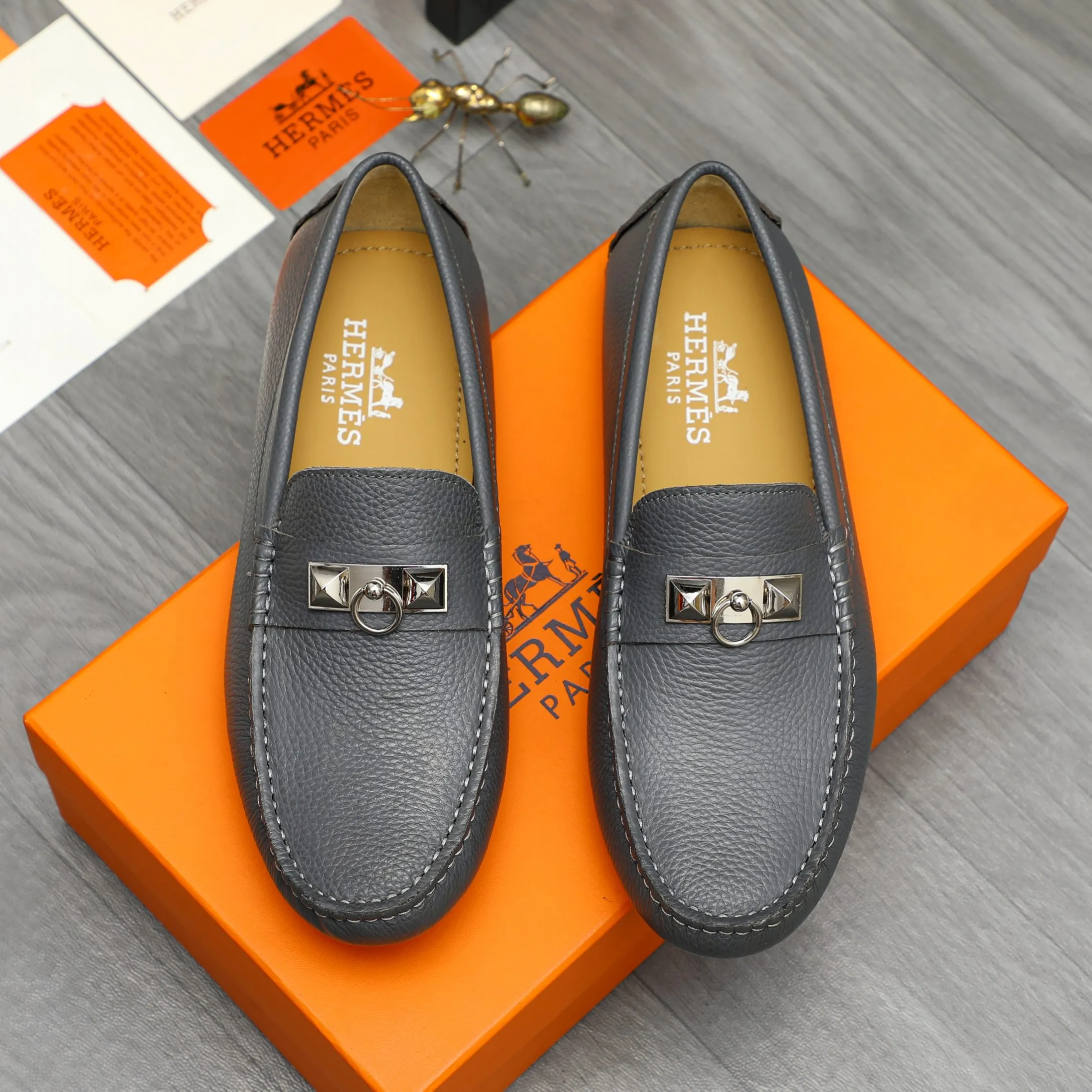 Men's shoes 💰420 Product trademark: HERMES "Hermes" casual slip-on shoes Regular size: 38-46 (45.46 custom-made, non-returnable) Product materials: Selected pebbled cowhide upper, sheepskin lining, non-slip bean outsole